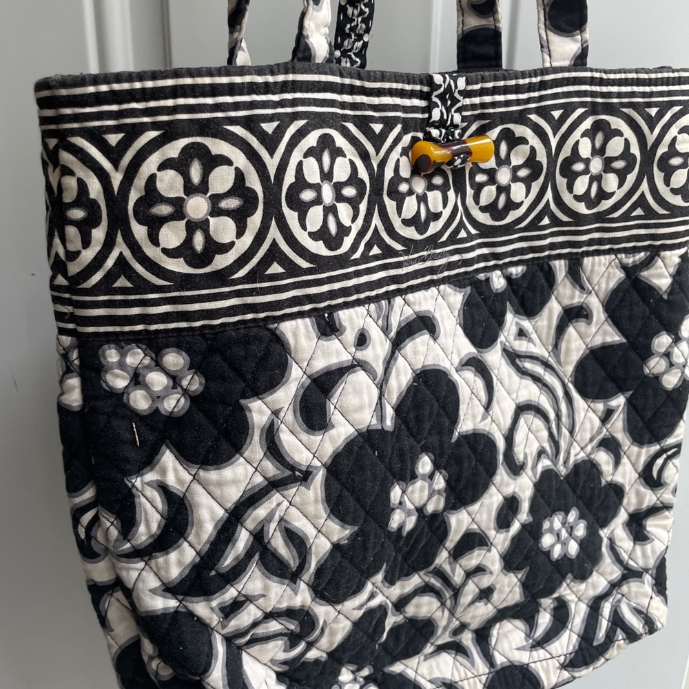 Vera Bradley Day And Night Tote Black And White Floral
